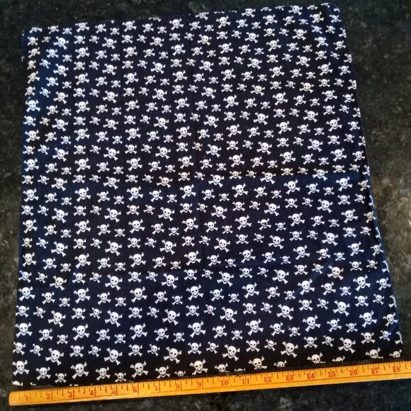 Vintage Skull & Crossbones Black & White Bandana - Picture 5 of 5